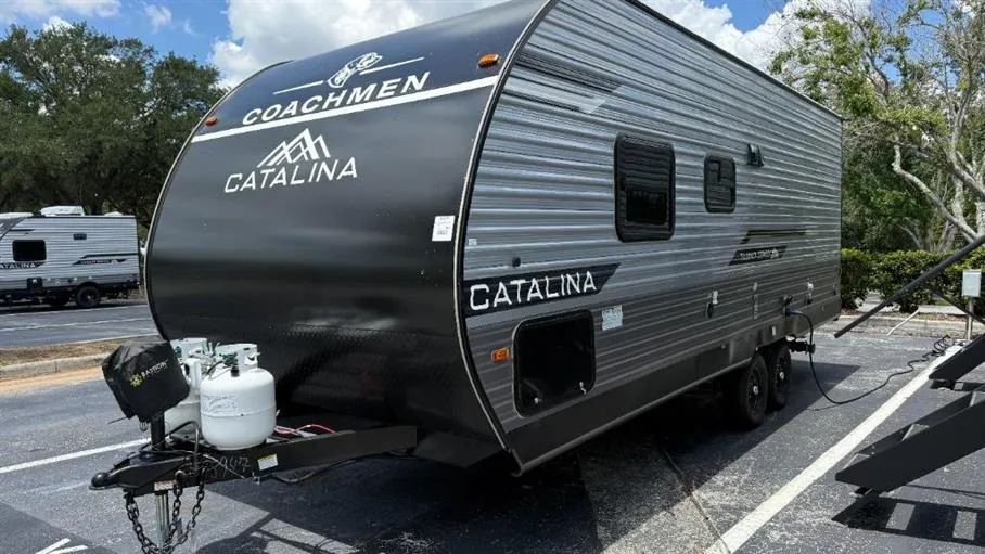 2026 Coachmen Catalina Summit Series 8 211BH - Photo 4