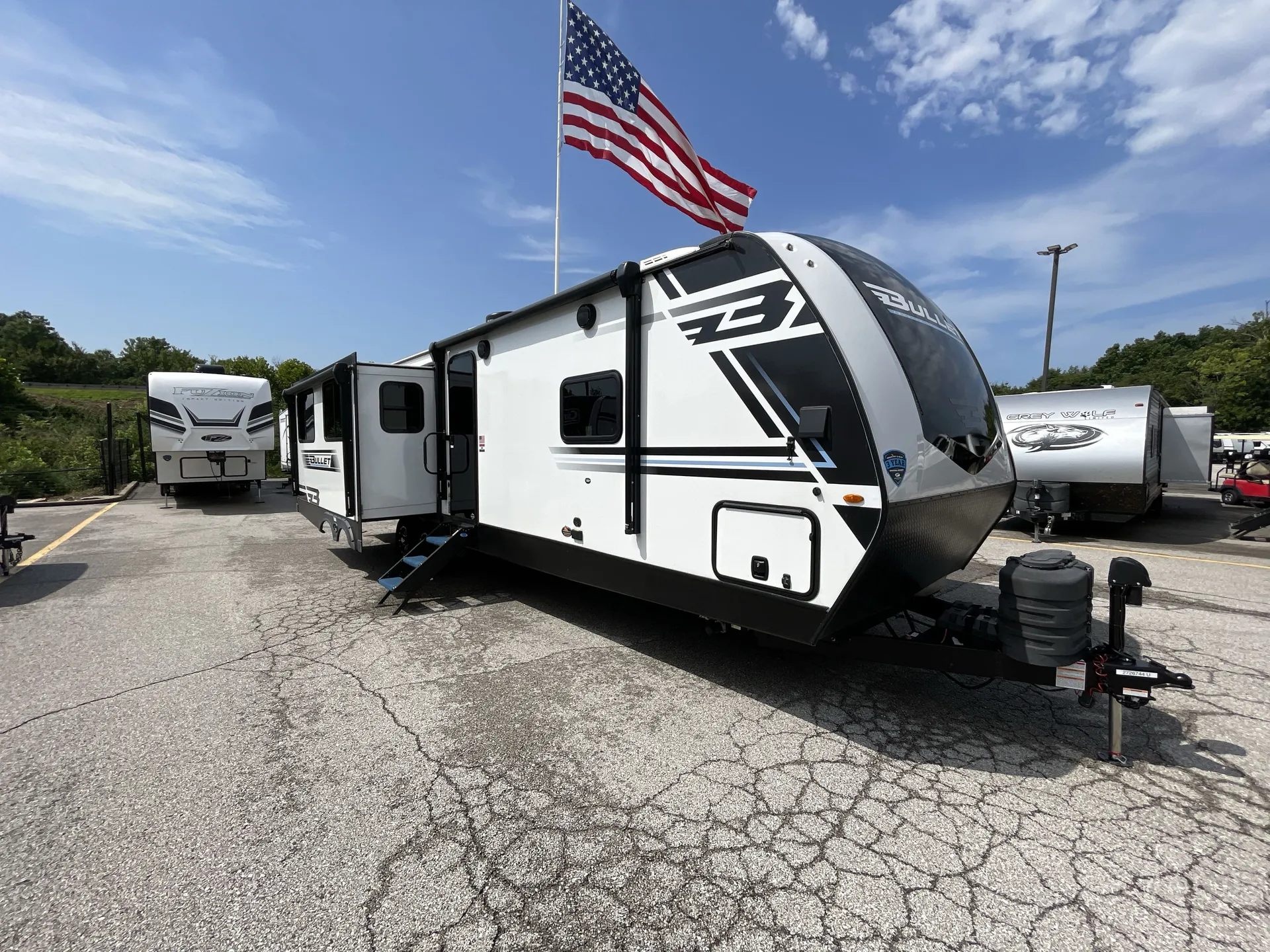 2025 Keystone Bullet 310RES - Photo 2