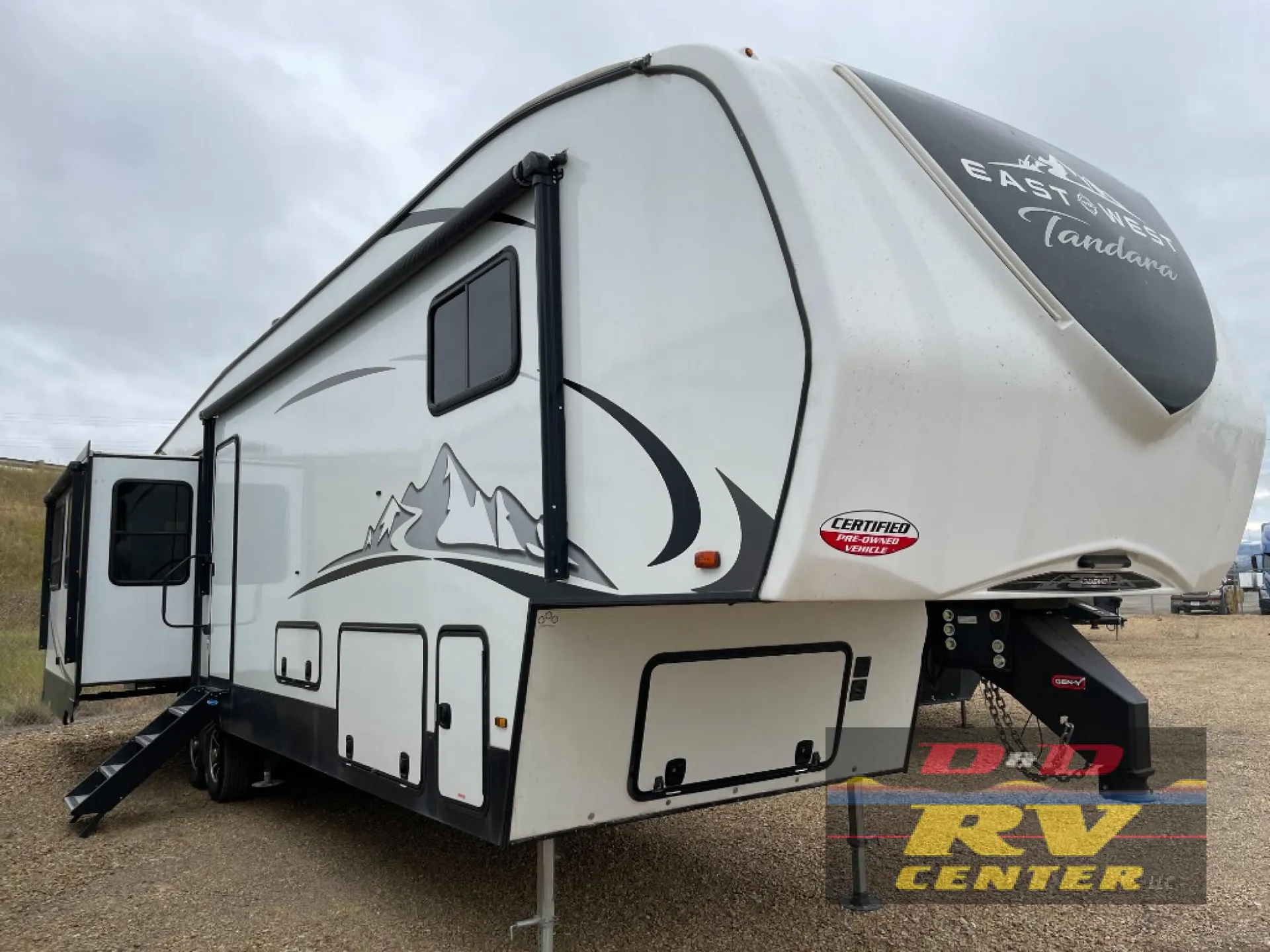 2022 East to West Tandara 385MB - Photo 2