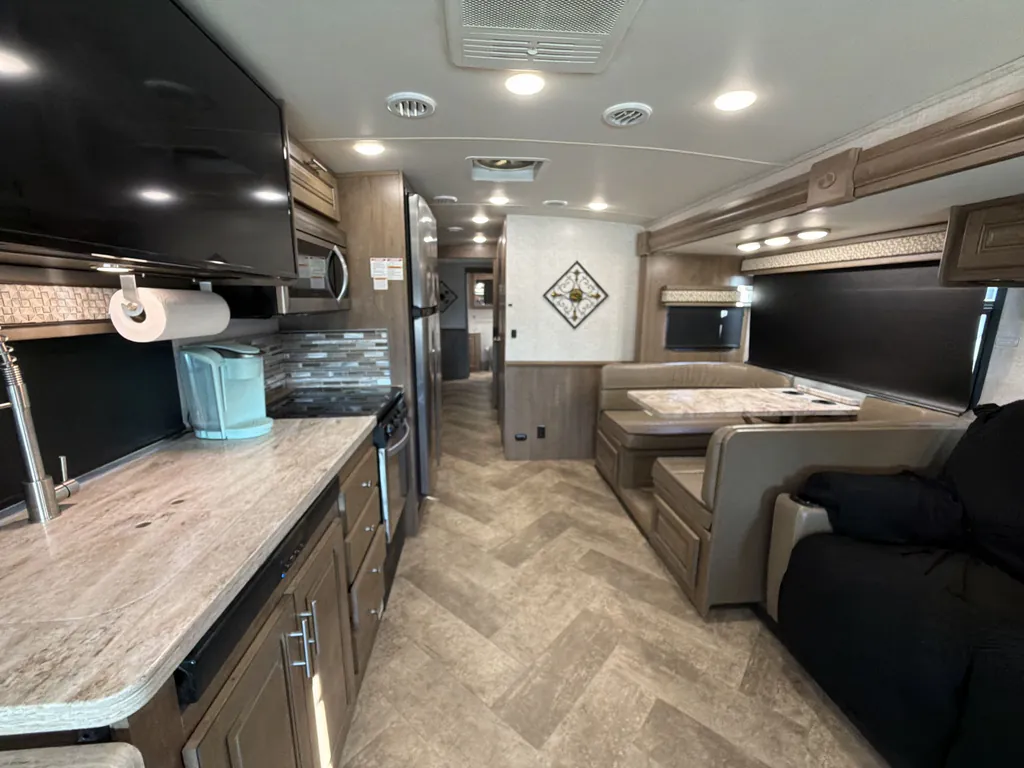 2021 Forest River Georgetown 5 Series GT5 36B5, Photos photo 2