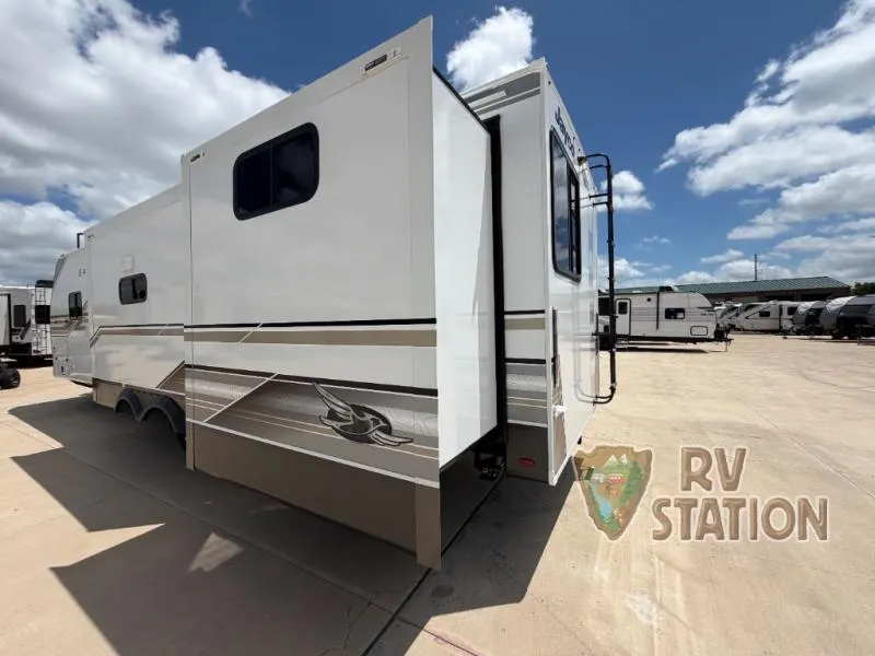 2027 Jayco Eagle 312BHOK - Photo 4