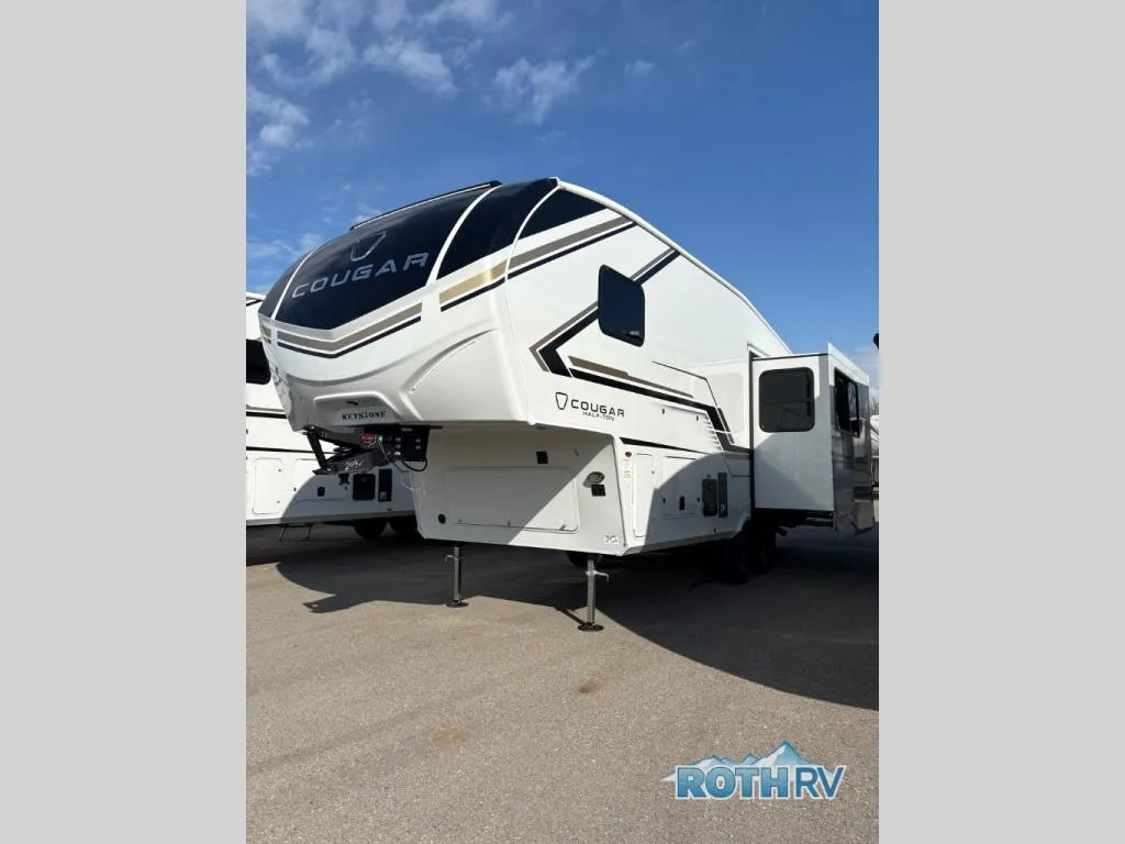 2026 Keystone Cougar Half-Ton 23MLE - Photo 2