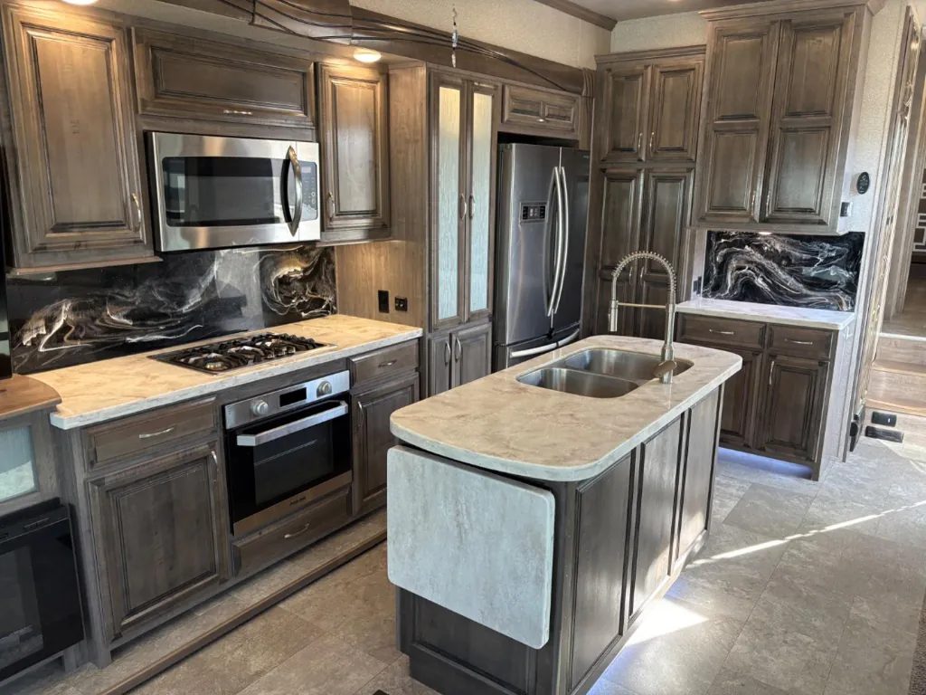 2020 Forest River Cedar Creek Champagne Edition 38EL, Photos photo 12