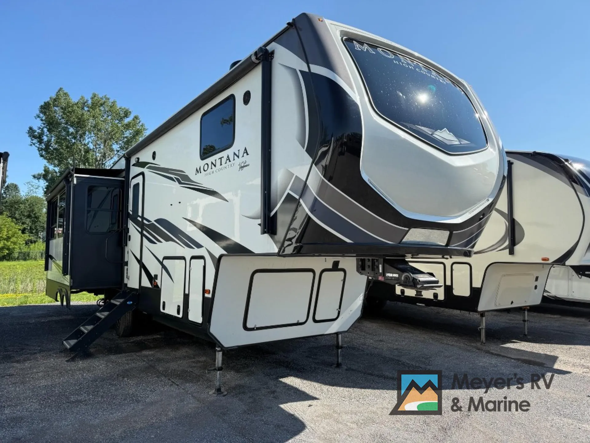 2020 Keystone Montana High Country 294RL - Photo 2