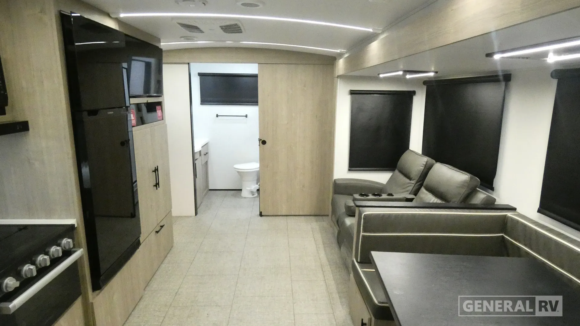 2025 Grand Design Imagine 2600RB - Photo 3