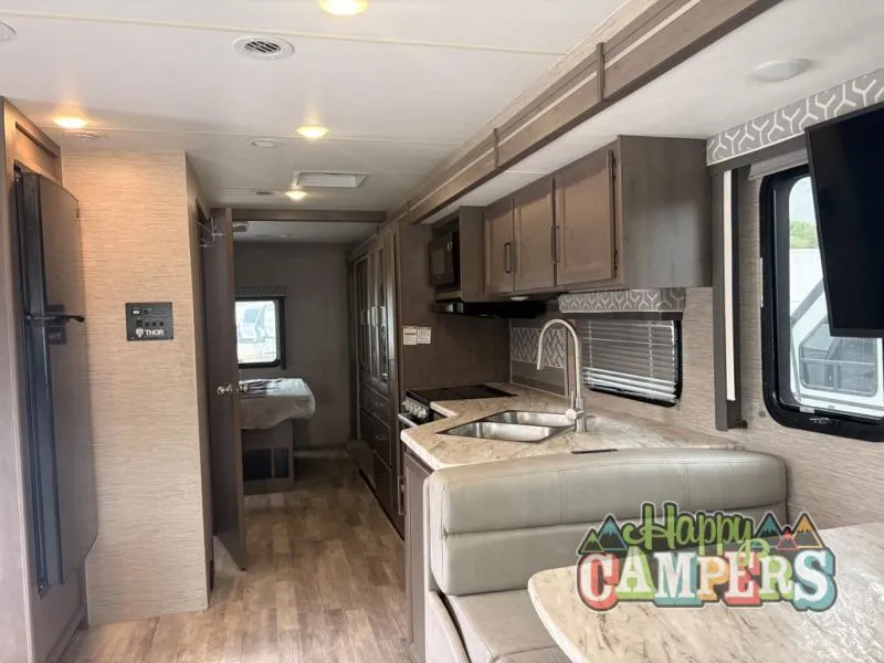 2023 Thor Motor Coach Freedom Traveler Used    30A Ford - Photo 3