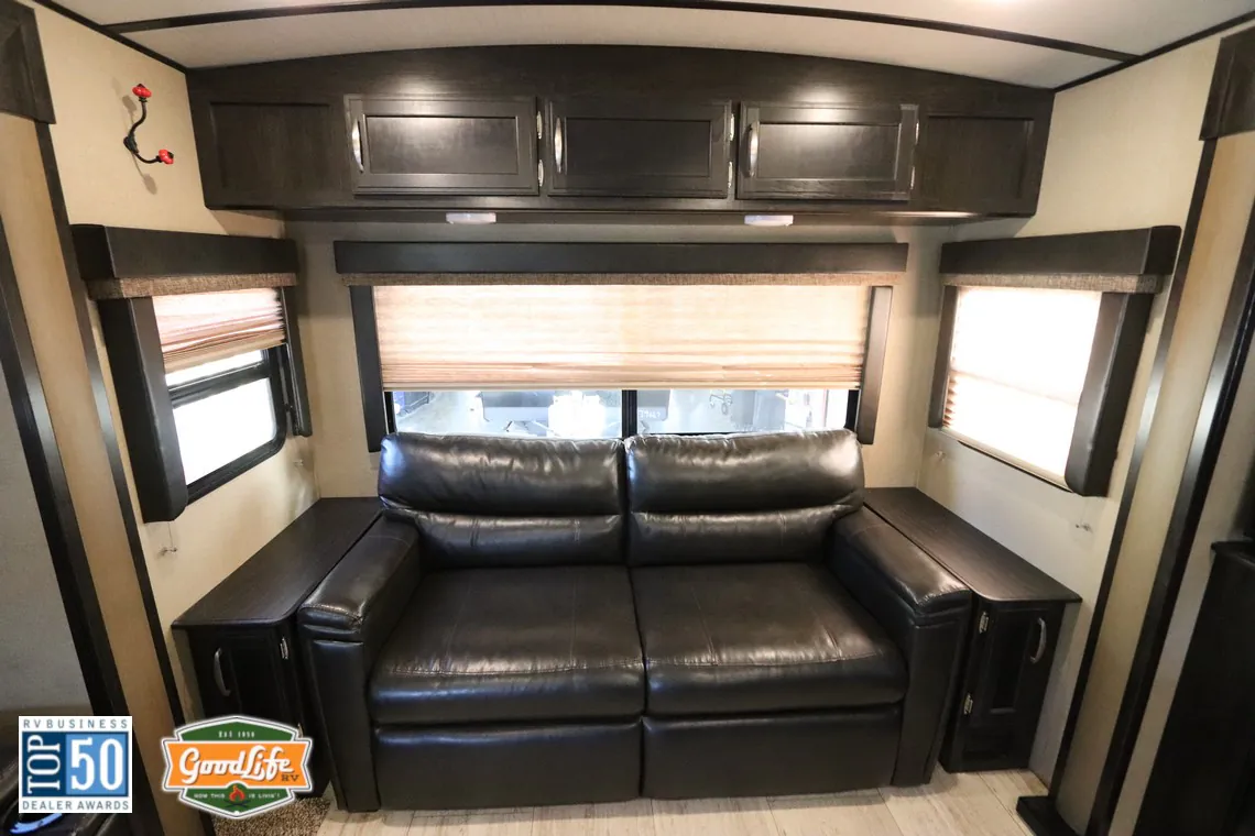 2018 Grand Design Imagine 2970RL - Photo 3