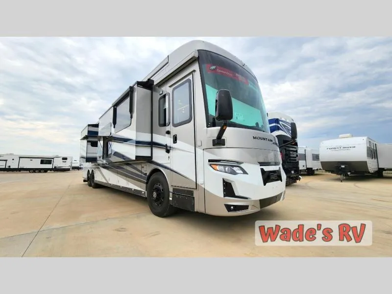 2026 Newmar Mountain Aire 4551 - Photo 2