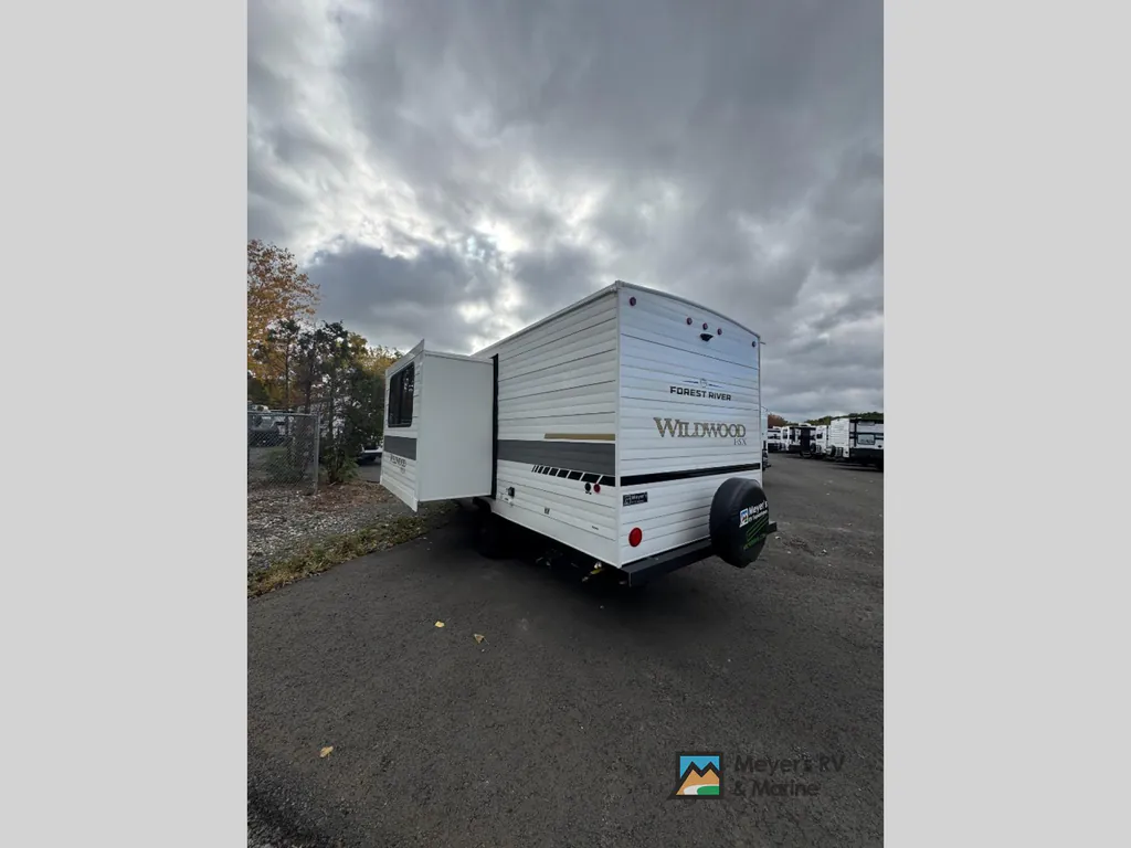 2027 Forest River Wildwood FSX 178BH, Photos photo 3