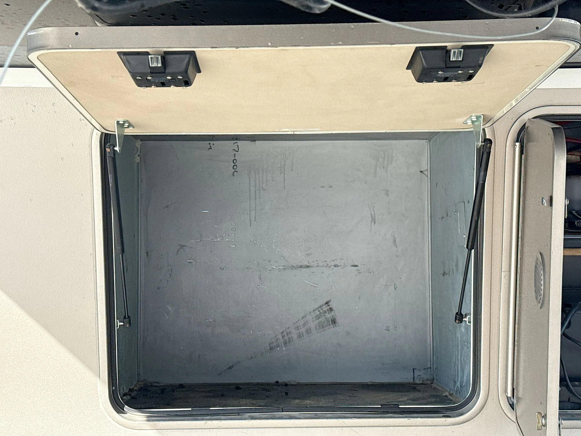2018 DRV Mobile Suites 36RSSB3 - Photo 4