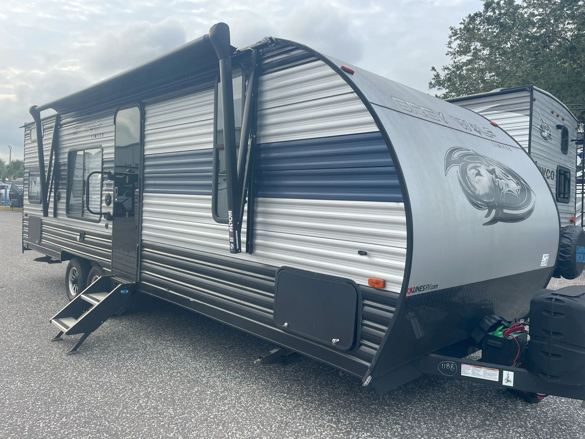 2022 Forest River Cherokee Grey Wolf 26DJSE