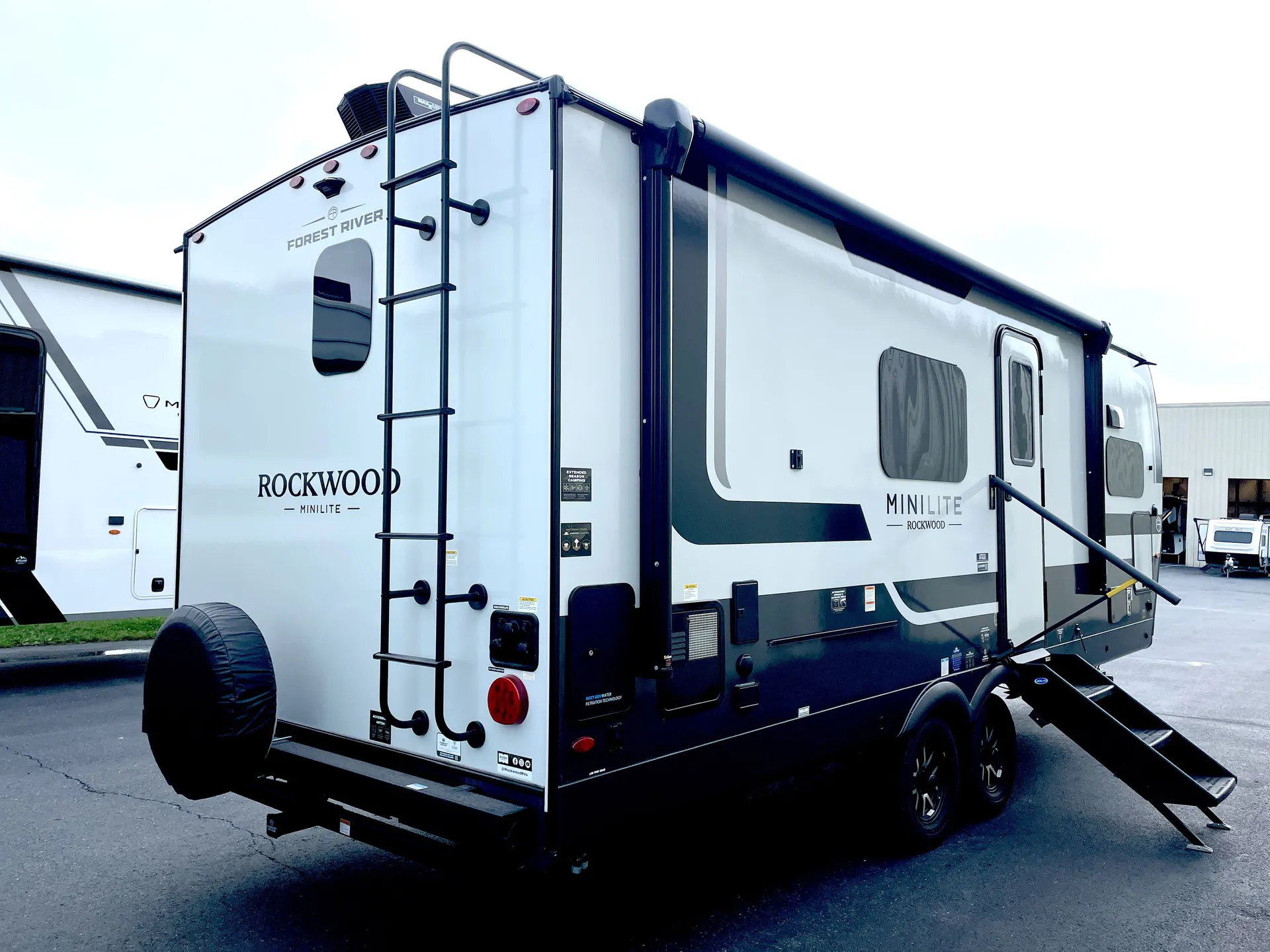2027 Forest River Rockwood Mini Lite 2523MBR — campside