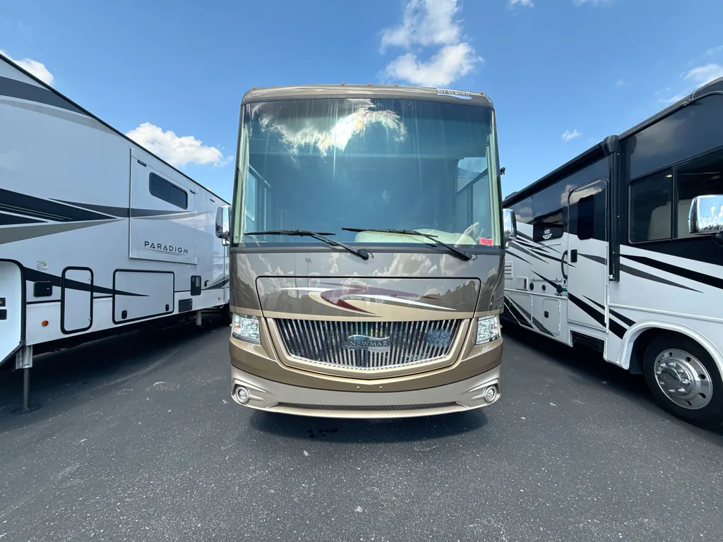 2015 Newmar Canyon Star 3914, Photos photo 4