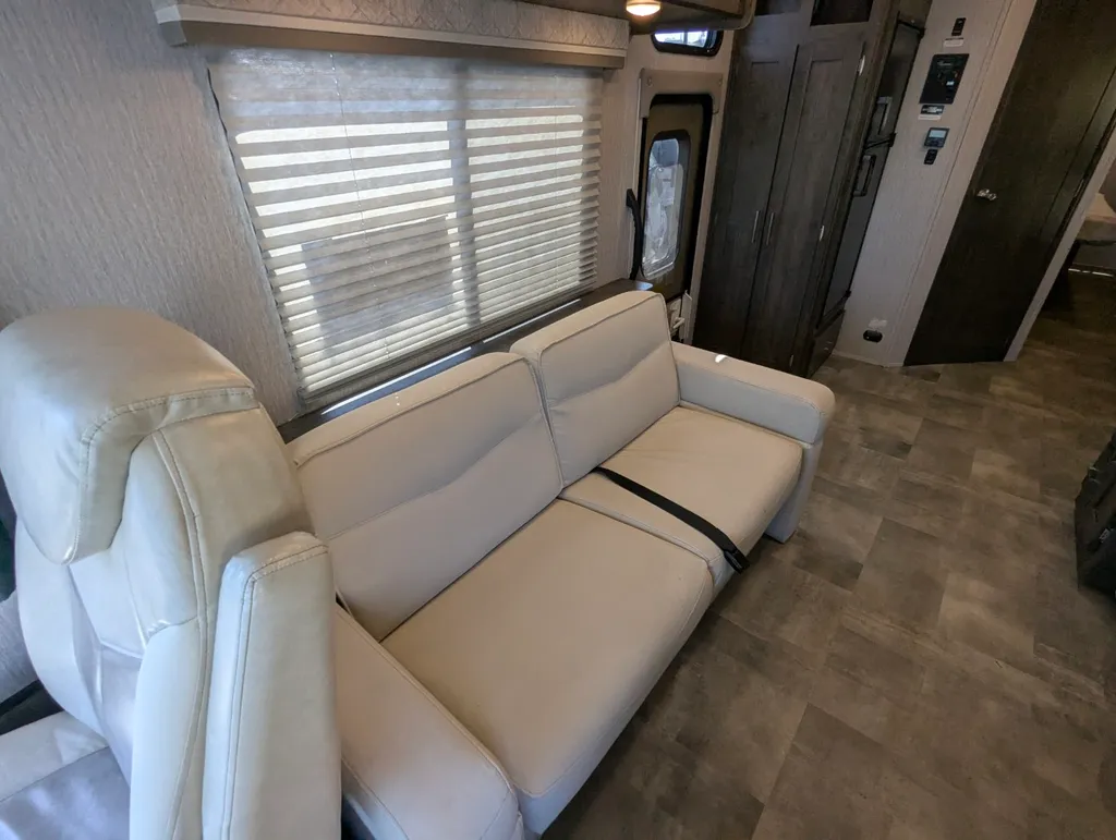 2023 Coachmen Pursuit 31BH, Photos photo 12