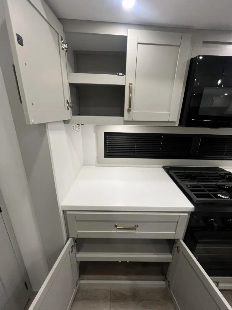 2026 Brinkley Model Z 3300, Photos photo 19