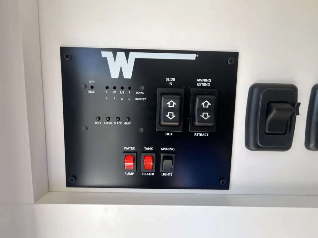 2027 Winnebago Micro Minnie 2108DS, Photos photo 11