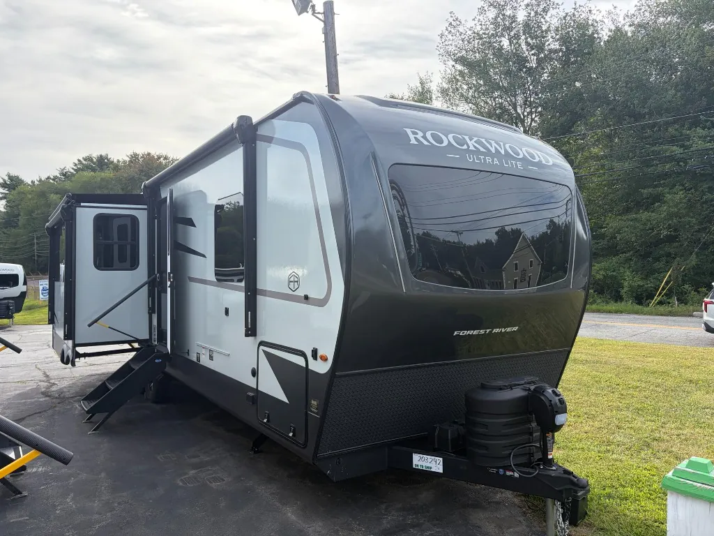 2027 Forest River Rockwood Ultra Lite 2916RL