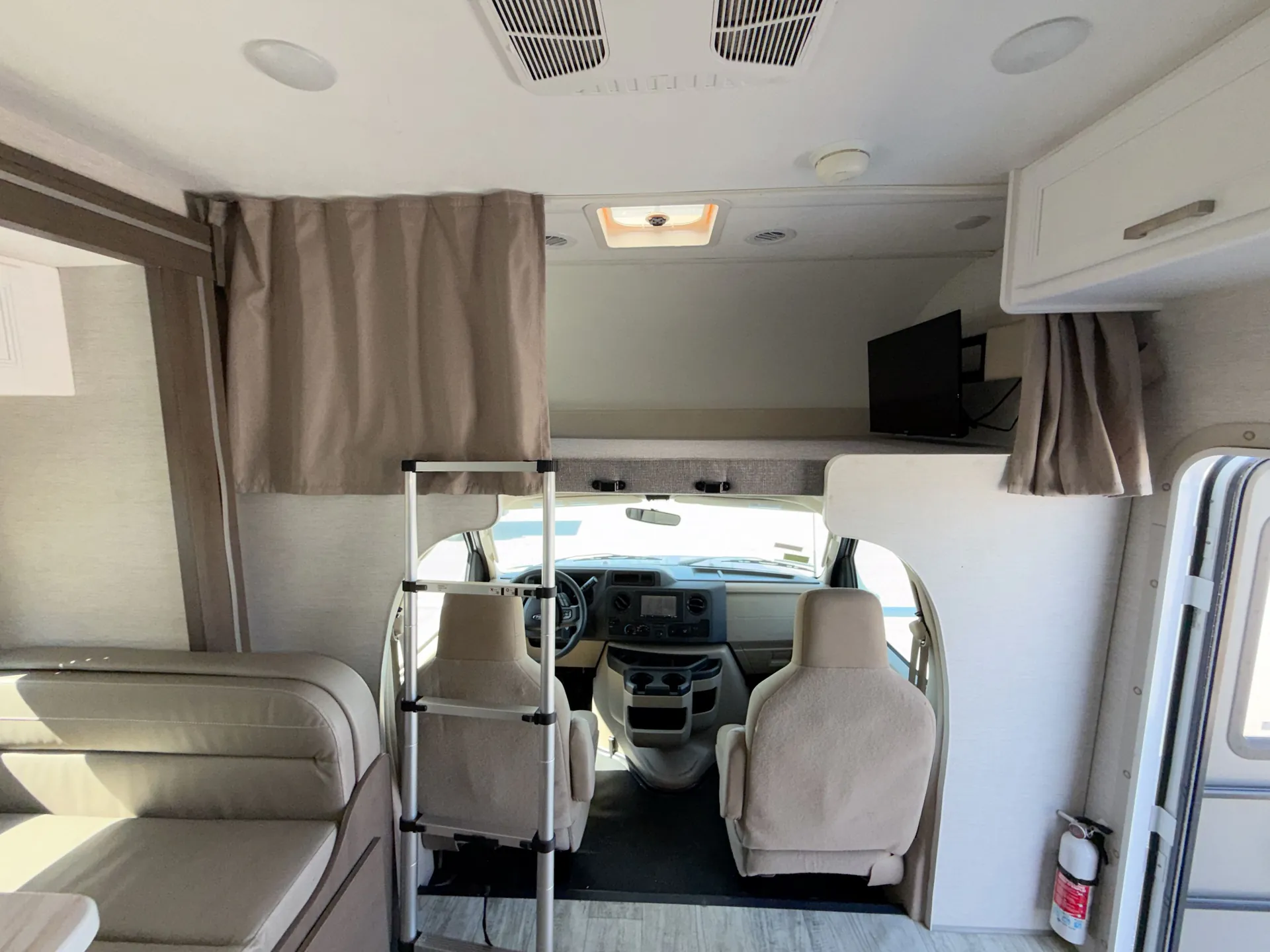 2025 Thor Motor Coach Freedom Elite 25HZ — living area main