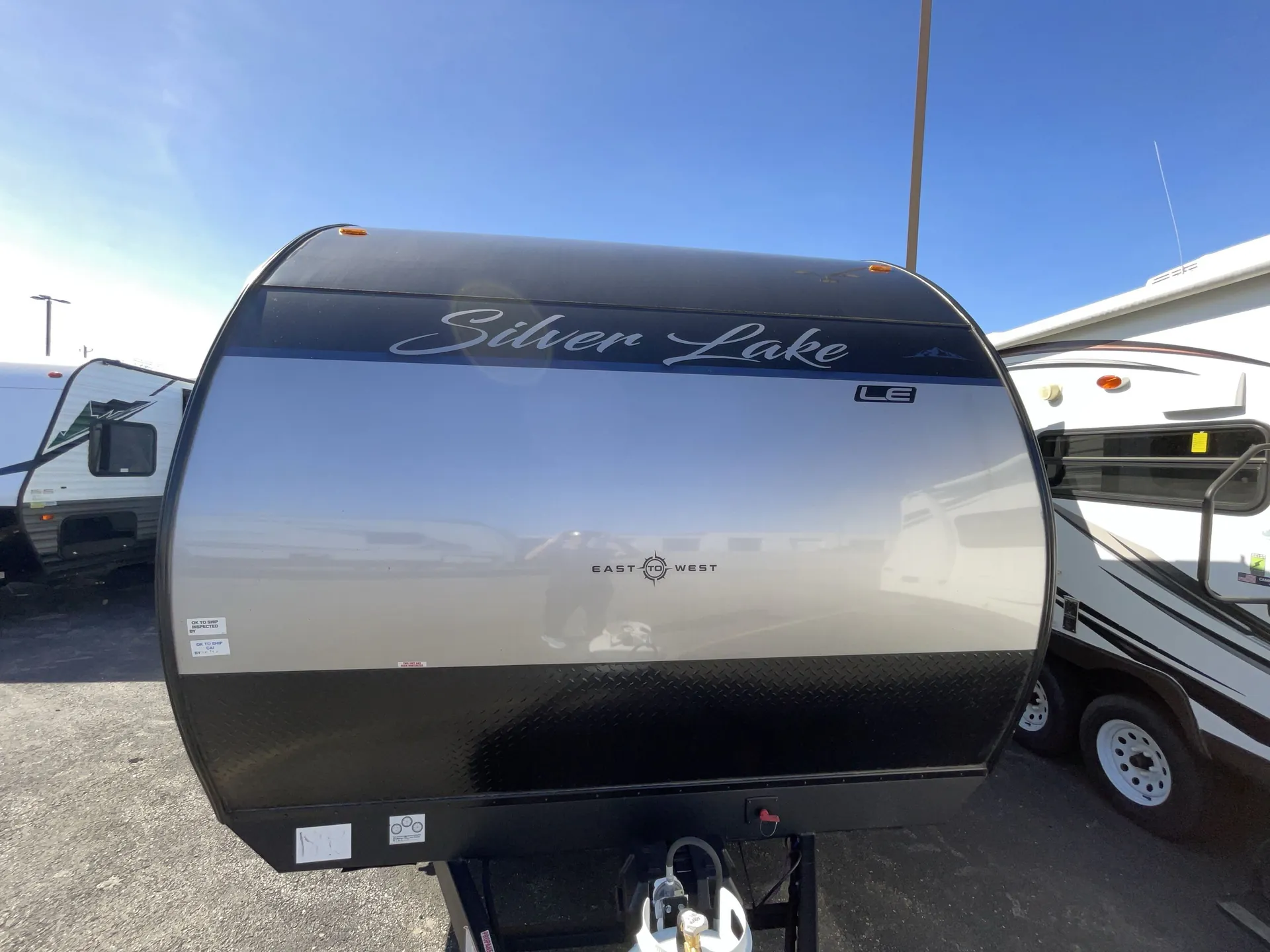 2025 East to West Silver Lake LE 1700BHLE — front