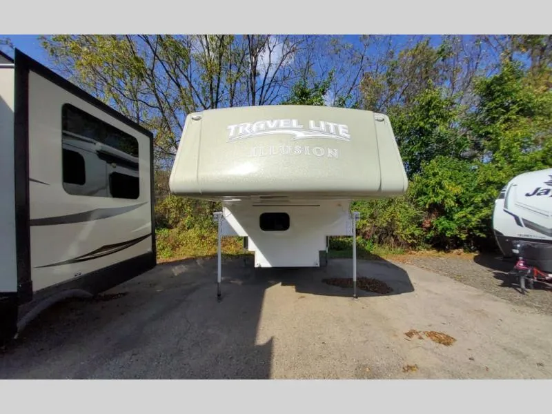 2017 Travel Lite Truck Campers Used    890SBRX Series - Photo 2