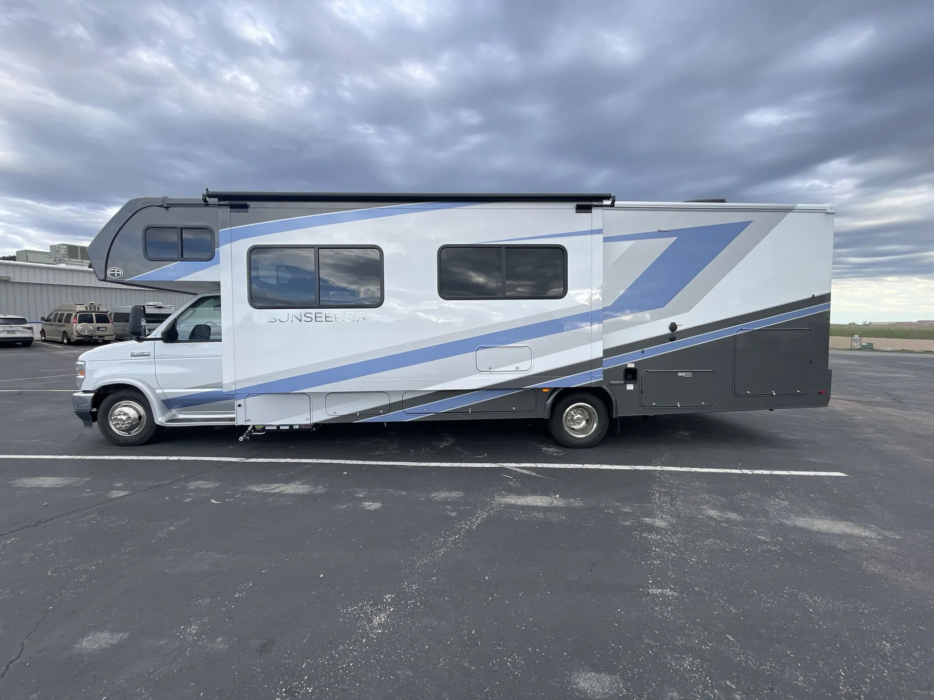 2027 Forest River Sunseeker 3010DS — off campside