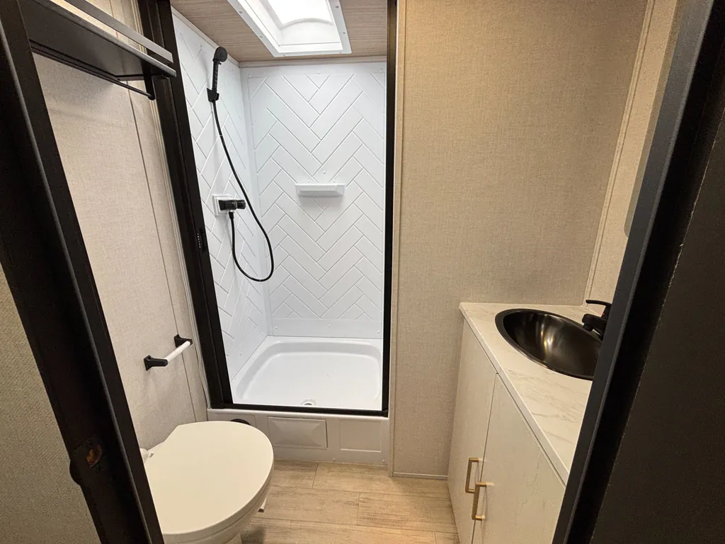 2027 Forest River Vibe 3400BH, Photos photo 23