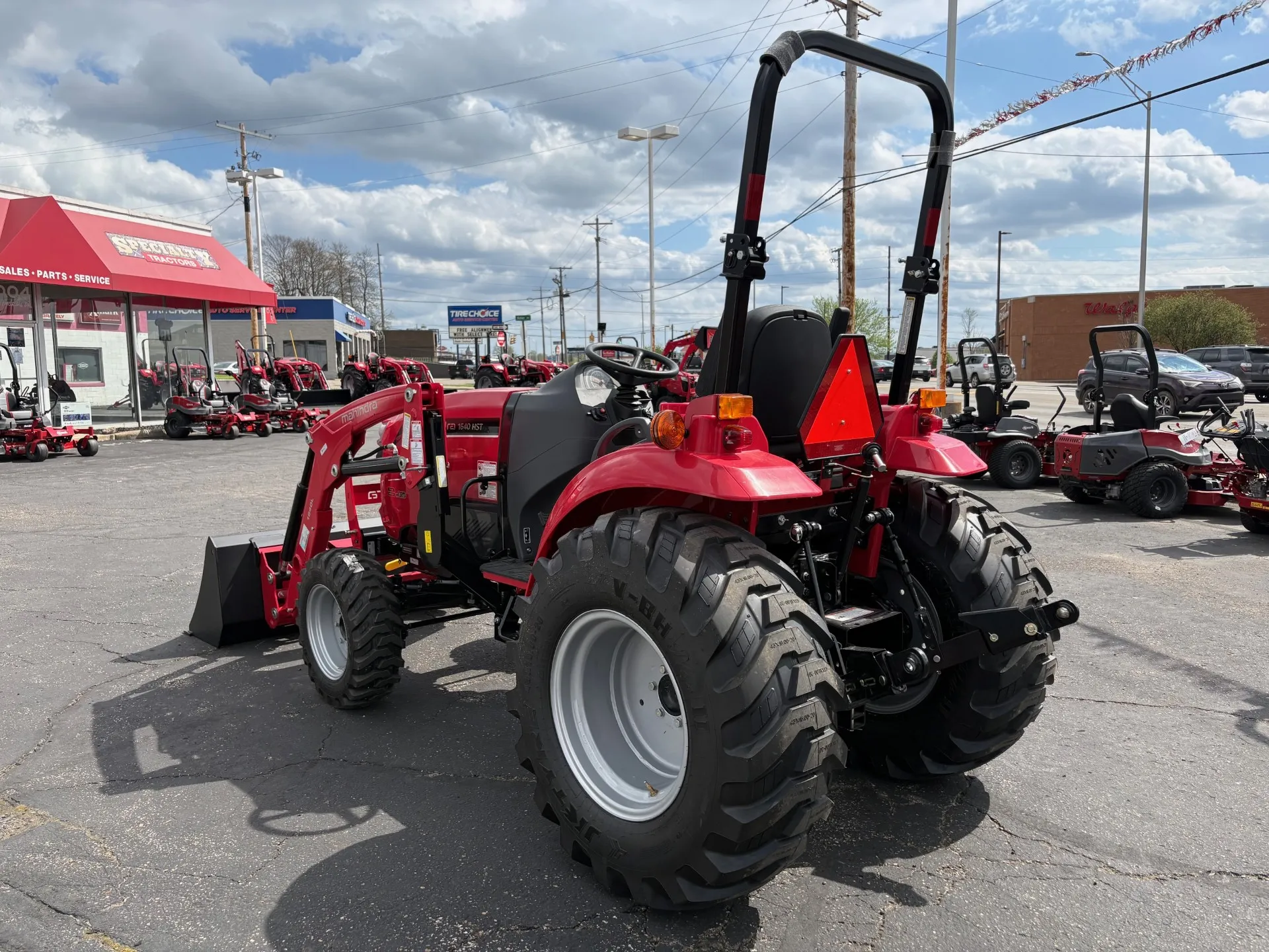 2026 Mahindra 1640 1640 HST - Photo 3