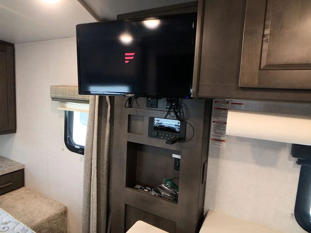 2021 Forest River Flagstaff Micro Lite 21FBRS — Photo 7