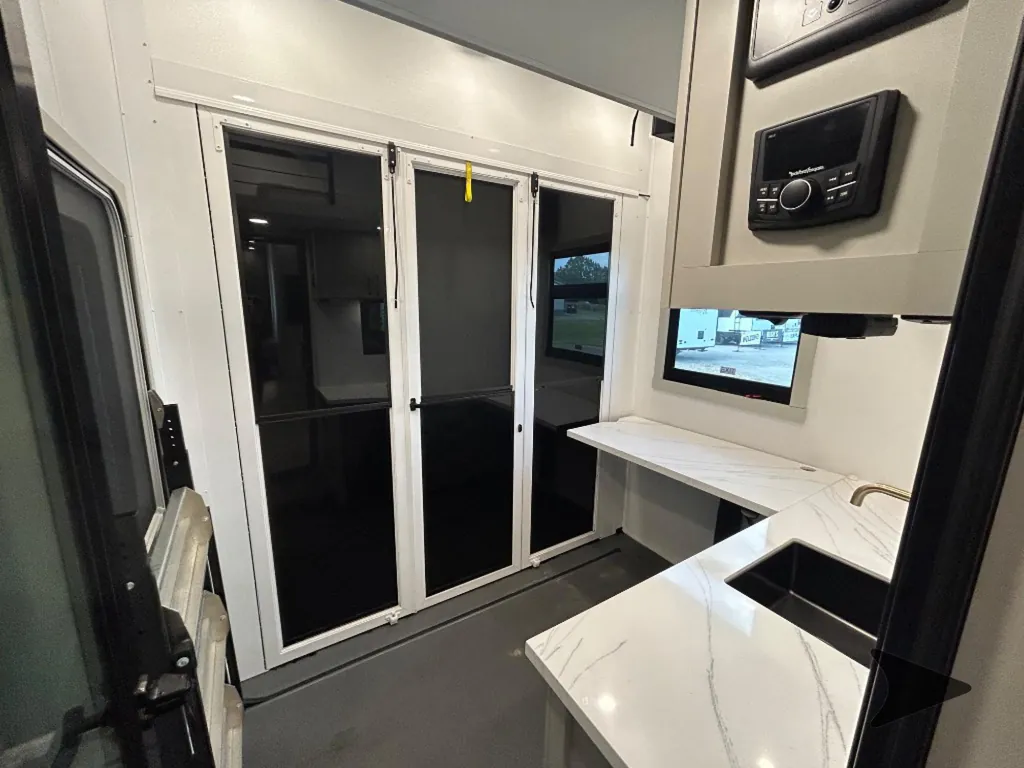 2025 Brinkley Model G 3250, Photos photo 40