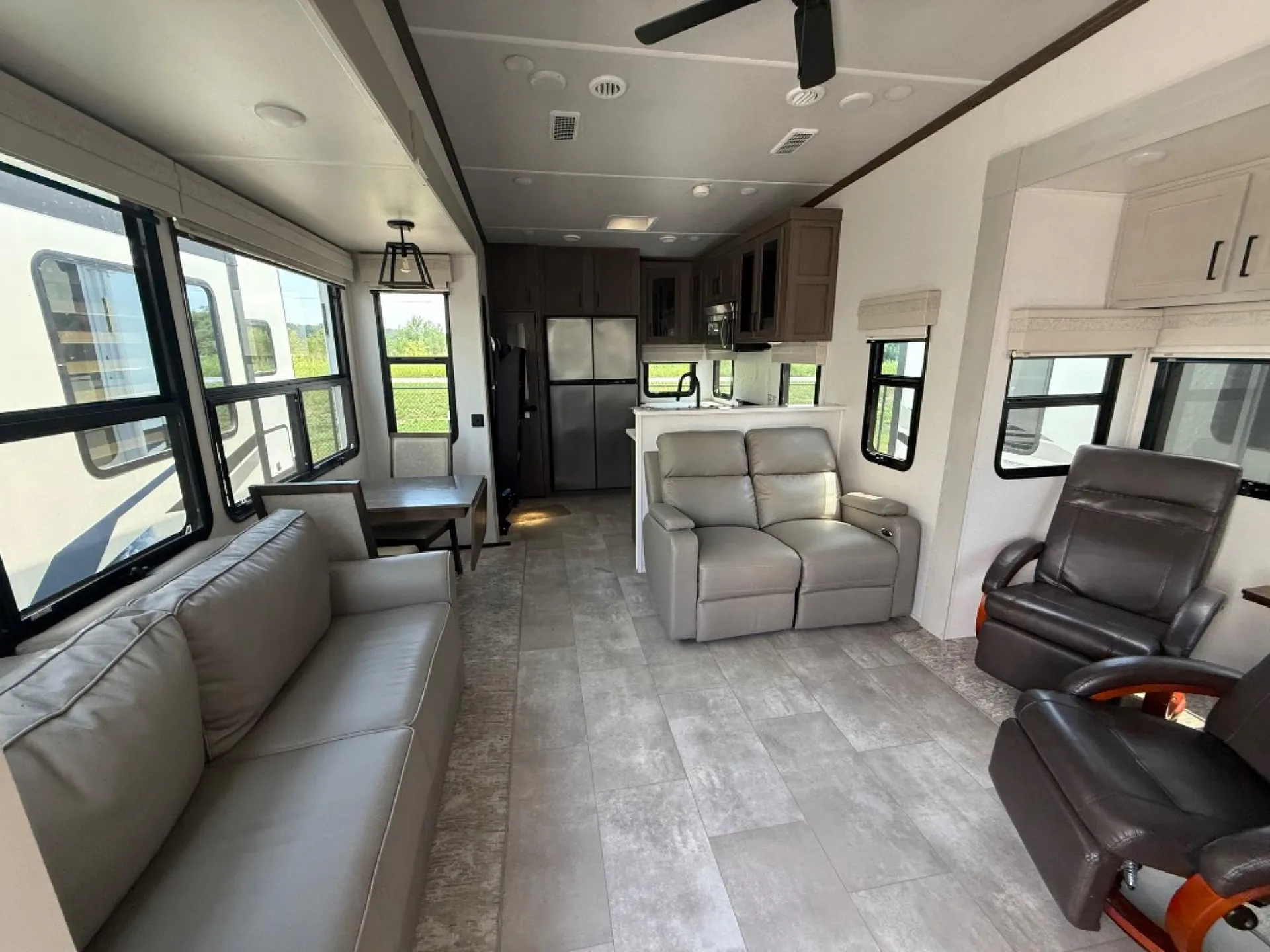 2023 Palomino Columbus 384RK - Photo 4