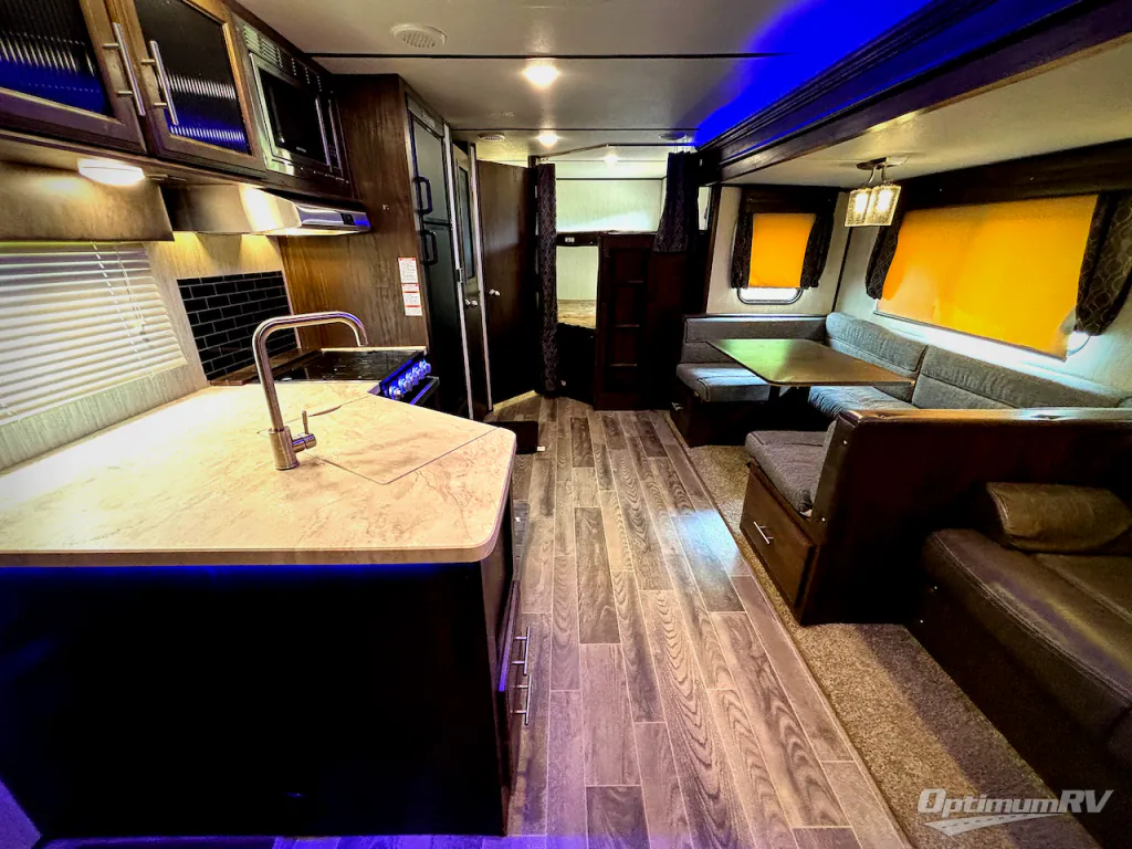 2019 Forest River Cherokee Alpha Wolf 26DBH-L, Photos photo 4