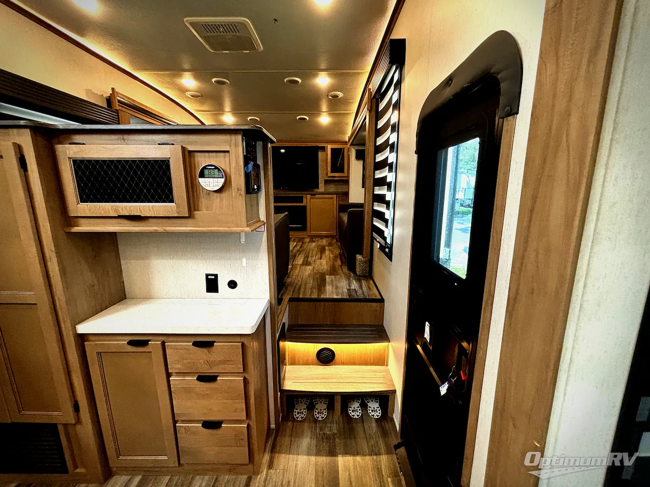 2024 Forest River Sabre 37FLH — Photo 7