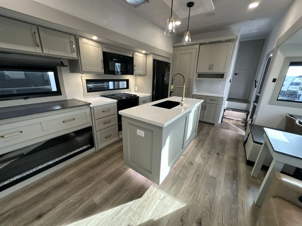 2026 Brinkley Model Z 3515, Photos photo 30