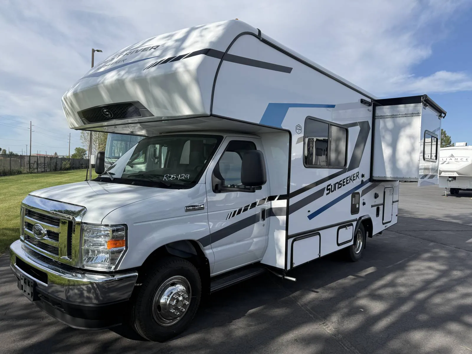 2026 Forest River Sunseeker 2250S LE - Photo 2