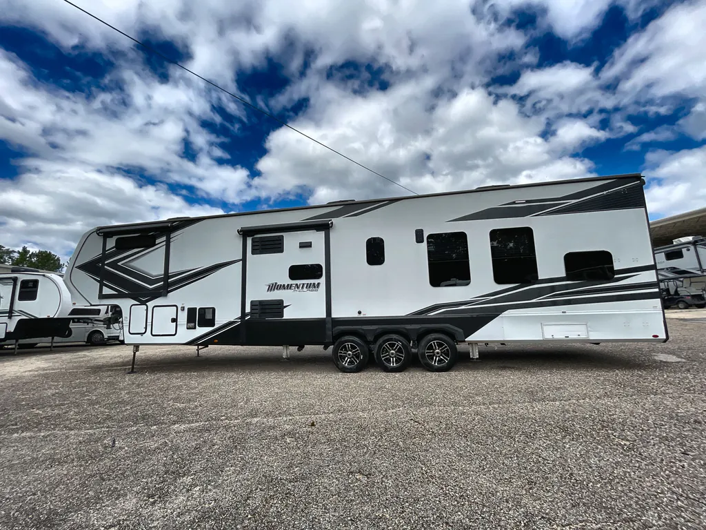 2022 Grand Design Momentum 381M, Photos photo 6