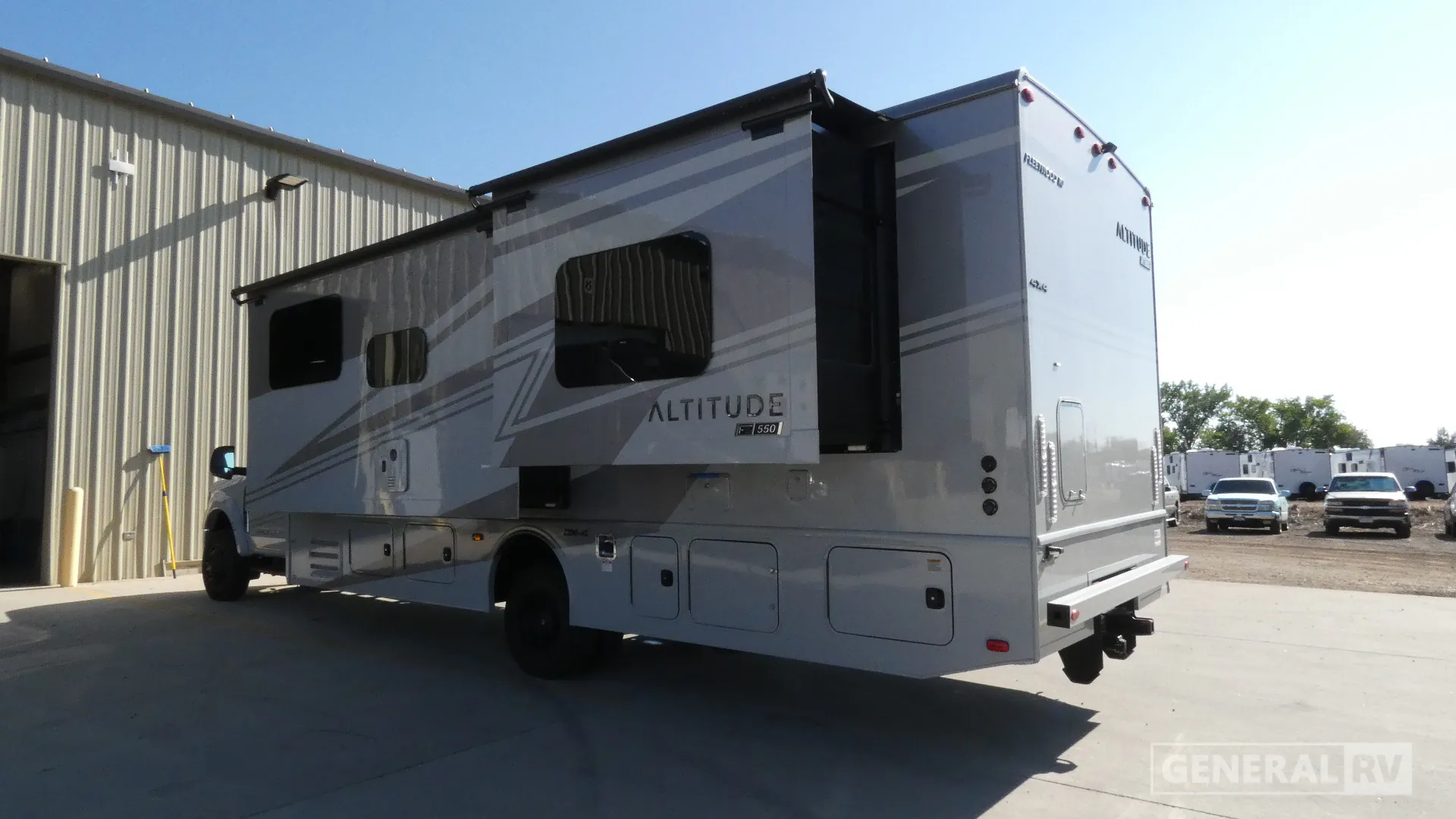 2027 Fleetwood Altitude FS550 32AW - Photo 4