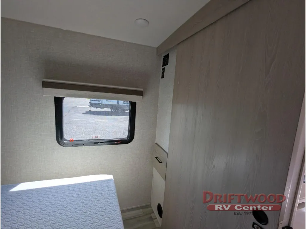 2023 Forest River Rockwood Mini Lite 2511S, Photos photo 17