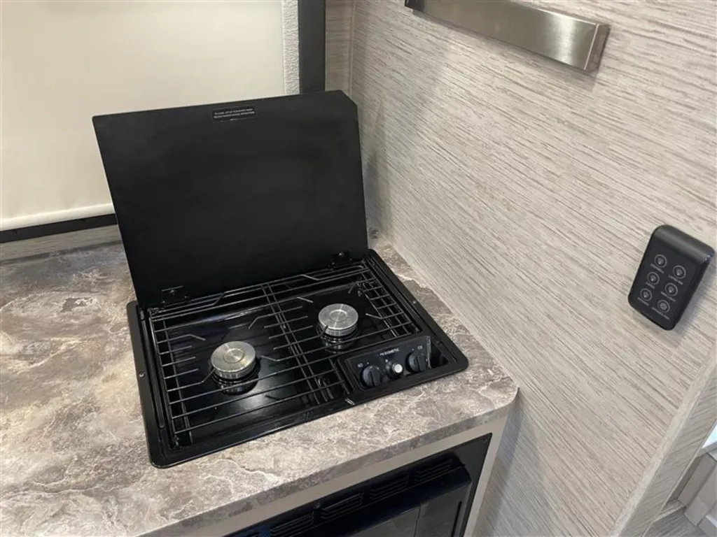 2021 Thor Motor Coach Axis 24.3, Photos photo 10