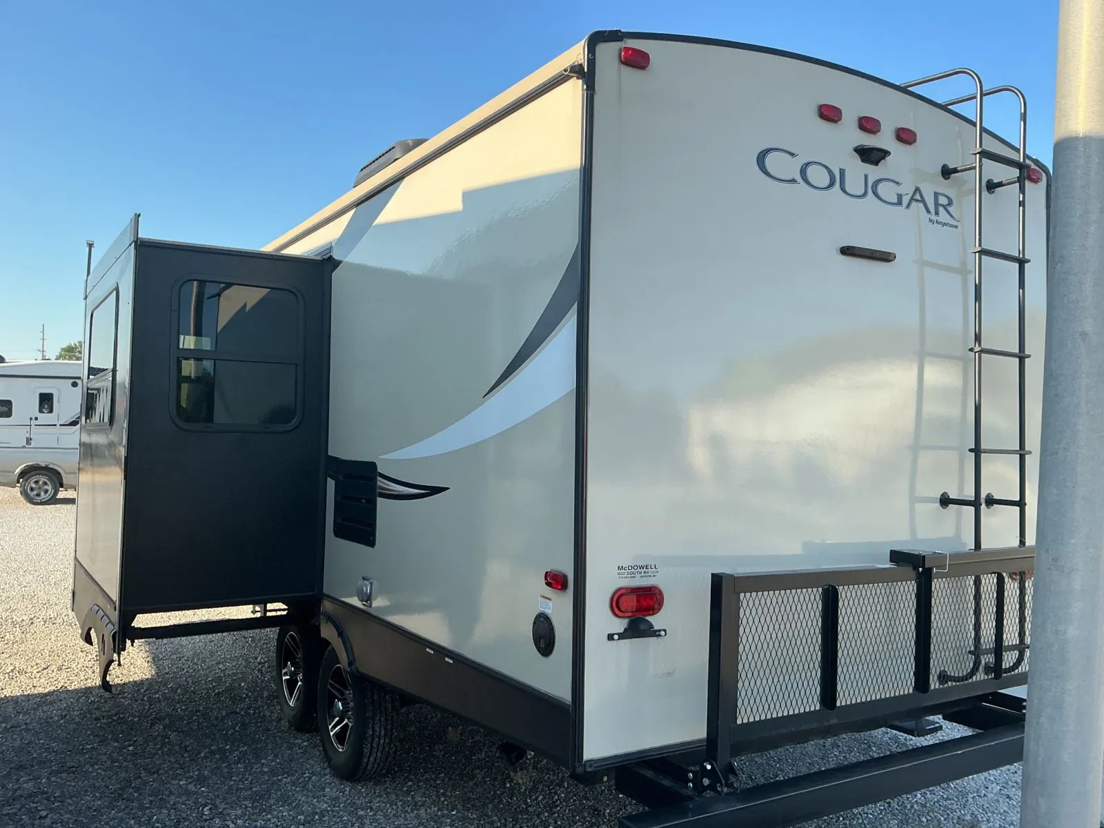 2018 Keystone Cougar Half-Ton 22RBS - Photo 3