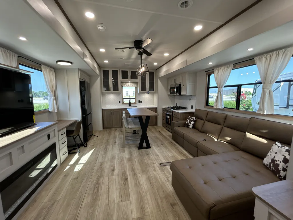 2027 Forest River Mesquite 3850HBRK, Photos photo 3
