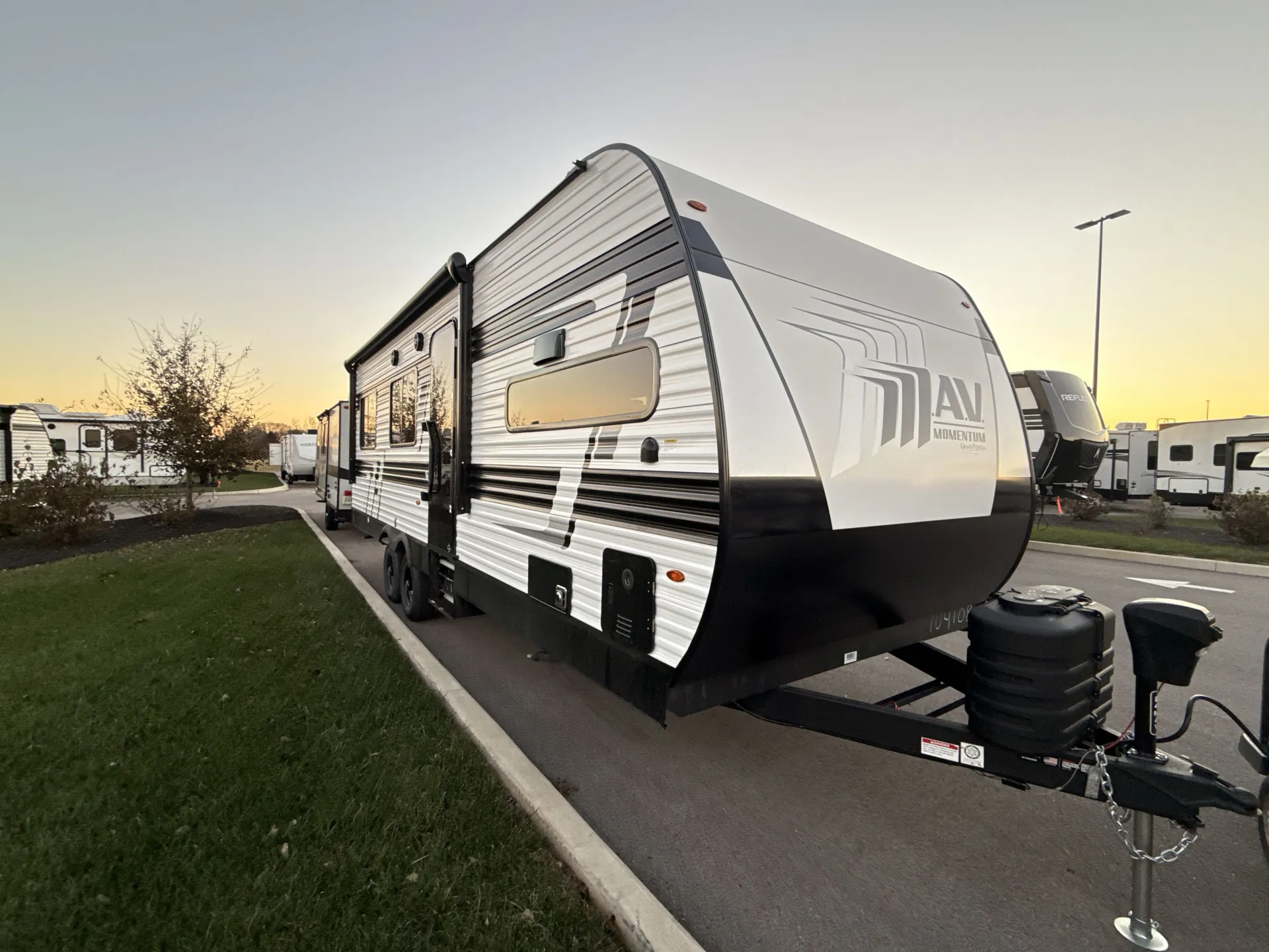 2026 Grand Design Momentum MAV 24MAV - Photo 2
