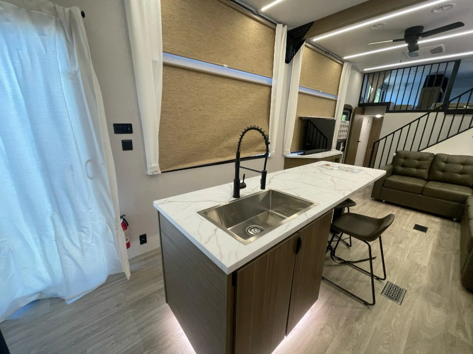 2026 Forest River Salem Grand Villa 42ICE — Photo 5