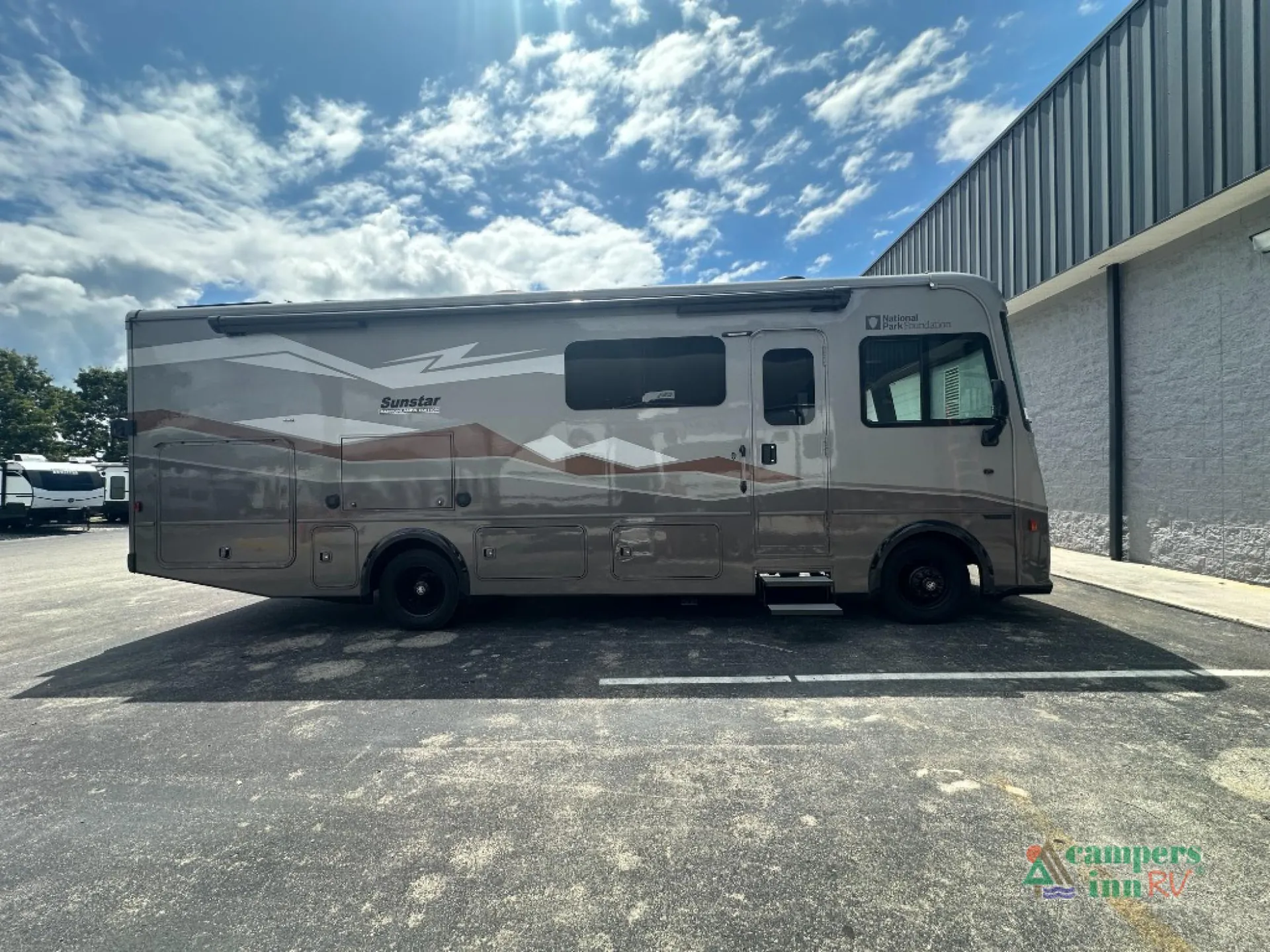 2024 Winnebago Sunstar NPF 29NP - Photo 3