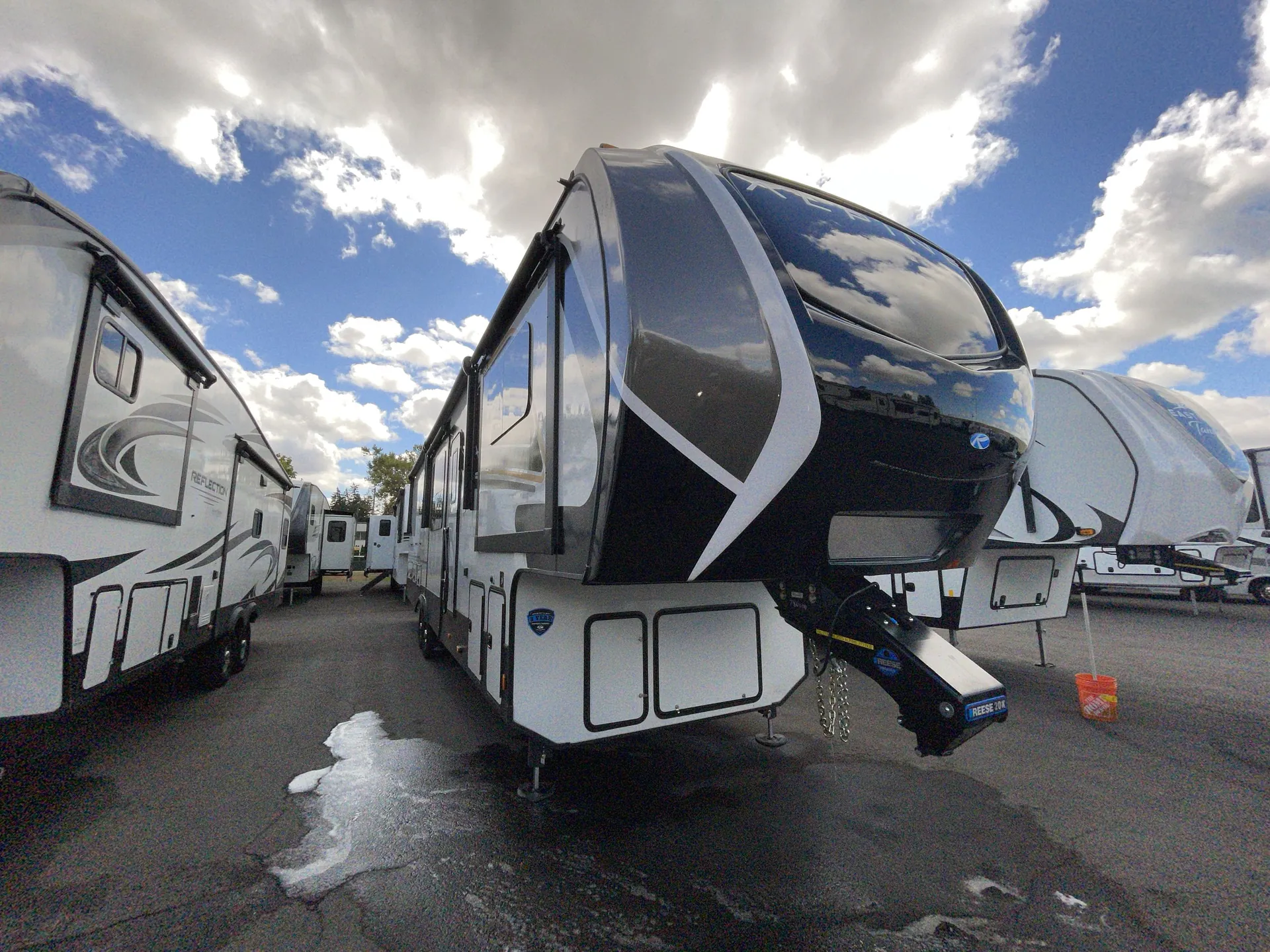 2025 Keystone Alpine 3712KB dealer photo 1 from Camping World