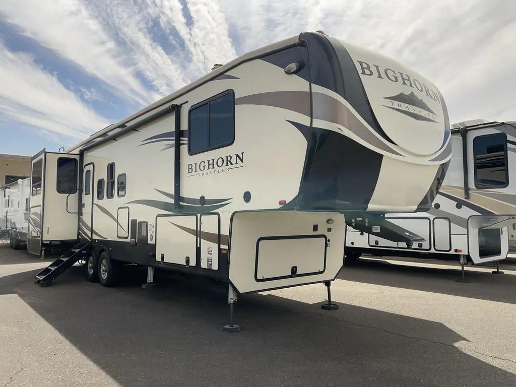 2019 Heartland Bighorn Traveler 32CK - Photo 2