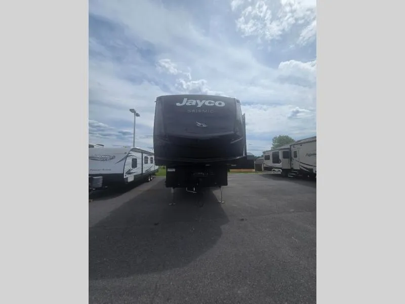 2027 Jayco SEISMIN 359 - Photo 3