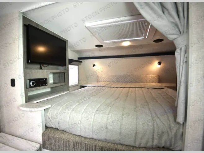 2026 Lance Lance Truck Campers New    1062 - Photo 3