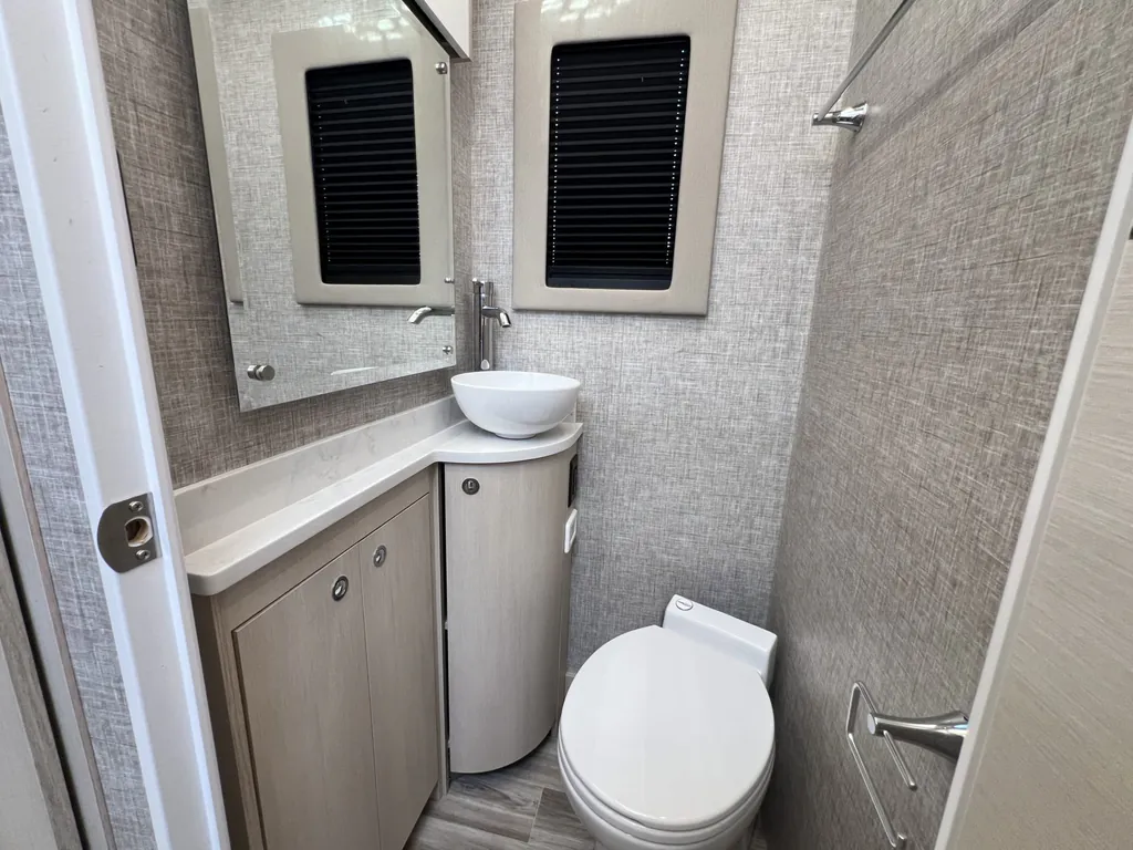 2025 Tiffin Wayfarer 25 XLW, Photos photo 20