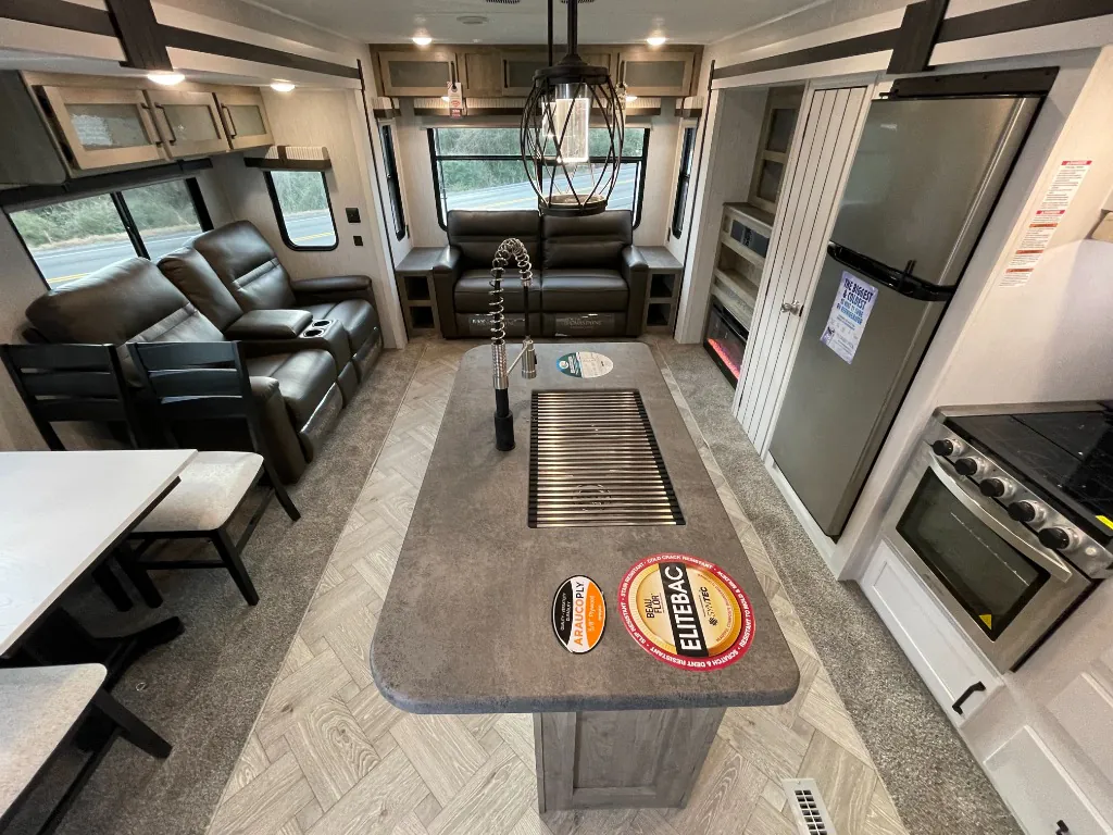 2021 Palomino Puma 31RLQS - Photo 4