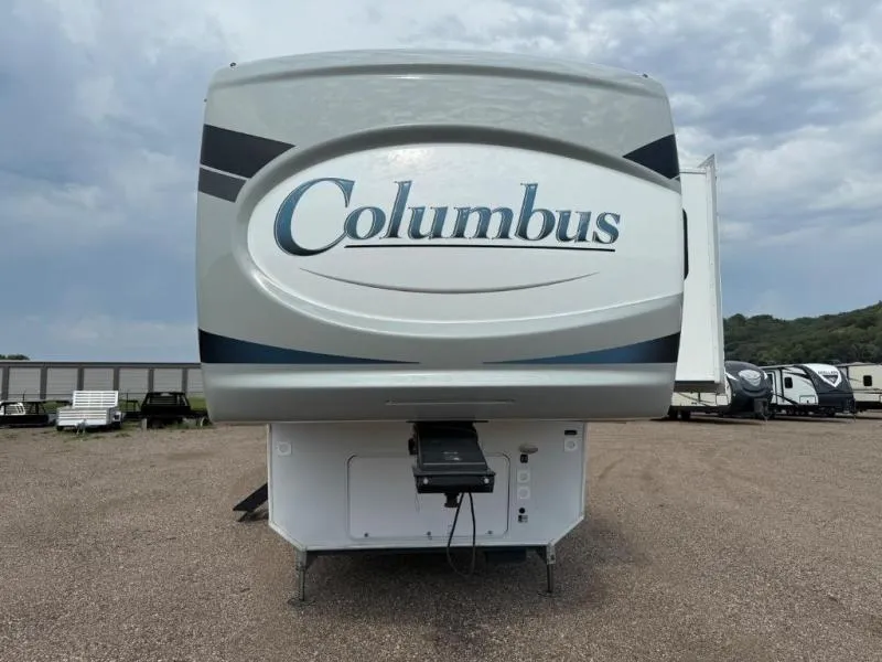 2022 Palomino Columbus 329DV - Photo 3